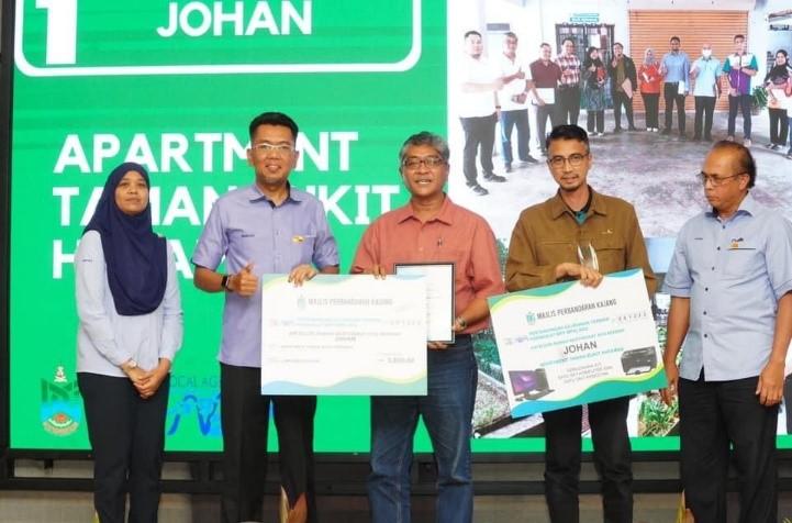 penyampaian hadiah minyak